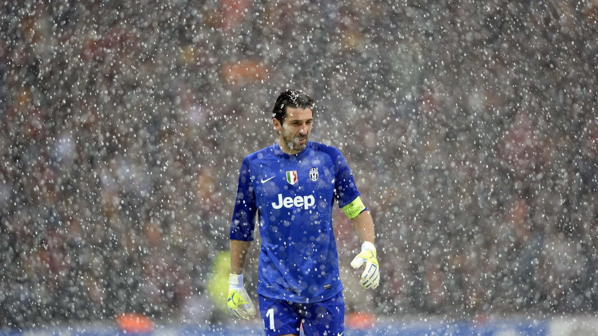 水球反击迅速波兰掌控比赛,水球回放